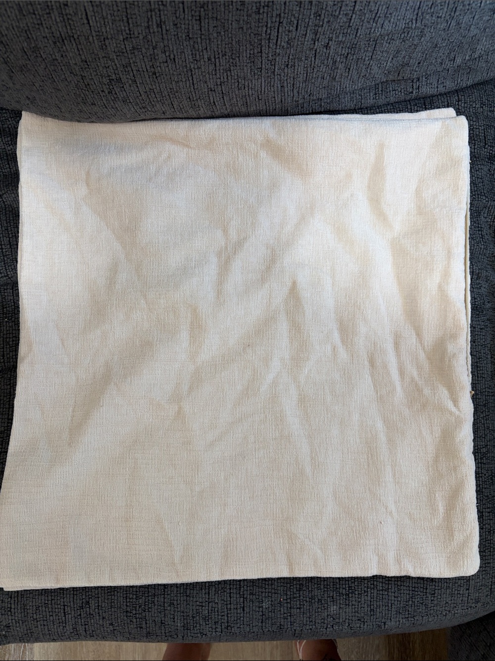 Set of 2 cream textured 100% polyester 17x17 in pillow shams